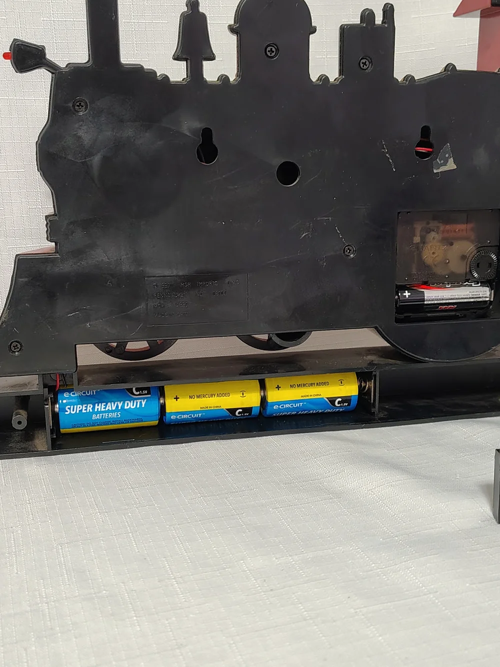 Choo Choo Train Locamotive Wall Clock 1997 MSR Imports Lights Sound See Video